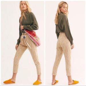 FREE PEOPLE• Light at Sunrise‎ Paper Bag Woven Tapered Pant Size 0 Yellow/Cream
